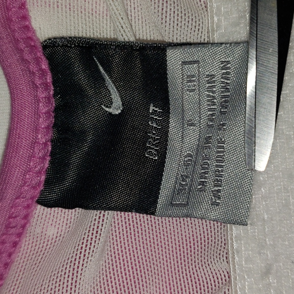 NIKE SPORTS CROPPED TANK TOP  IN SIZE S - Picture 5 of 5